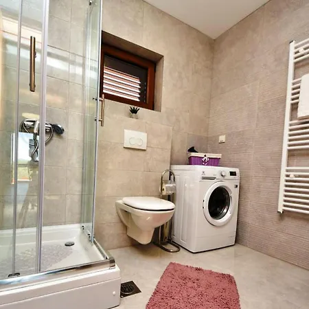 Secluded In With Private Swimming Pool Villa *